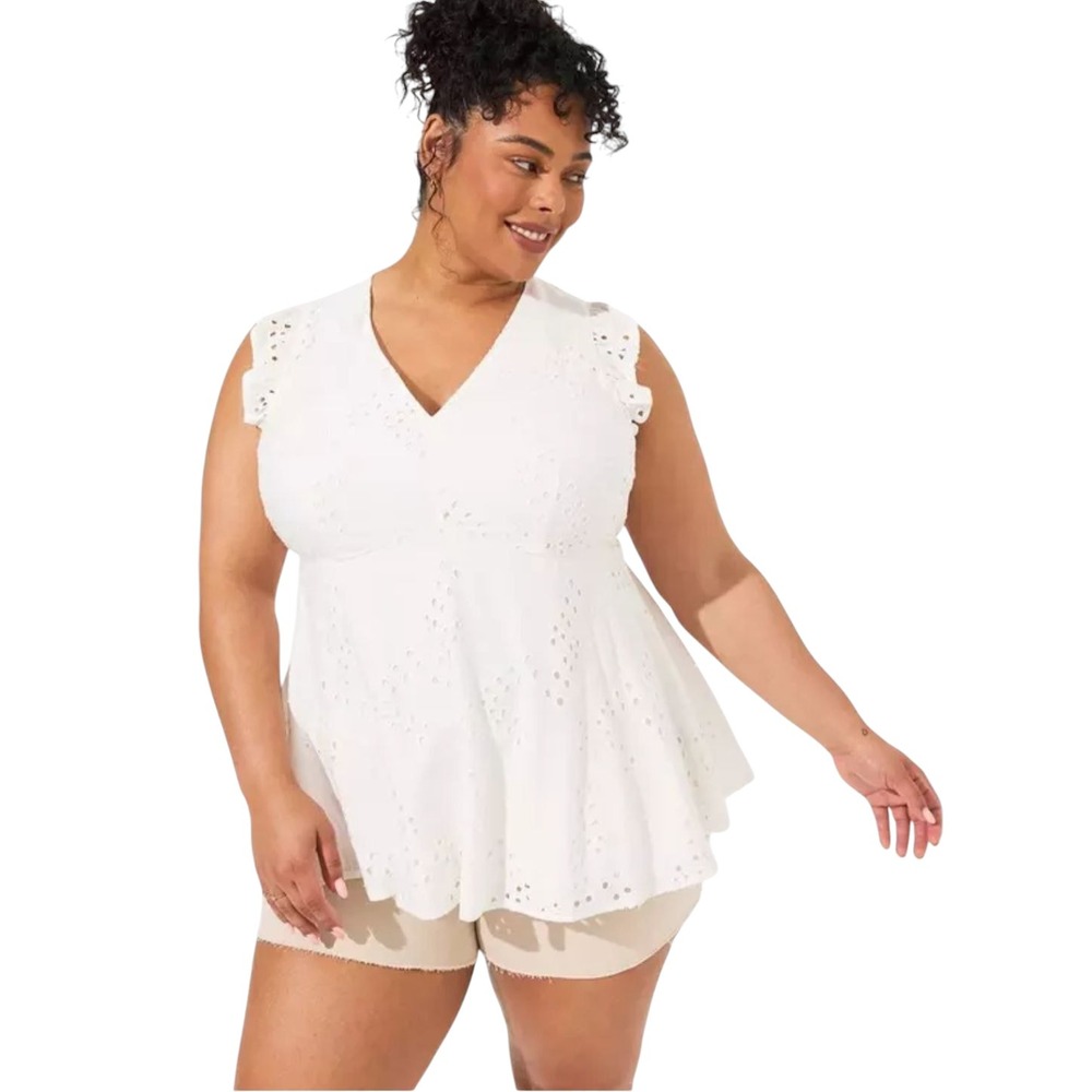 Torrid Women's White Embroidery Eyelet Ruffle Sleeve V-Neck Babydoll Top Size 00